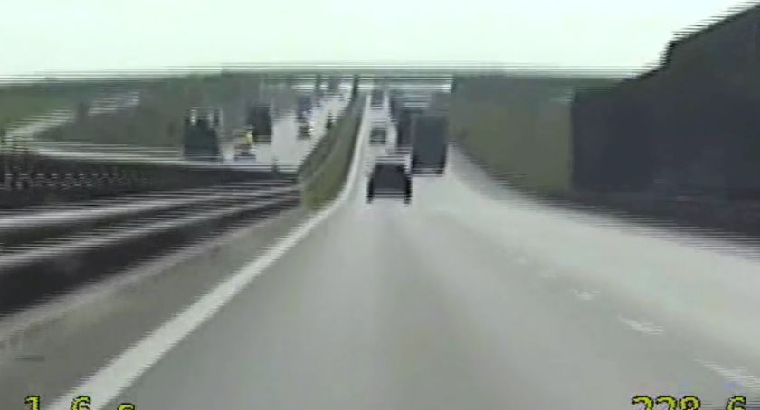Pędził 228 km/h po trasie S8