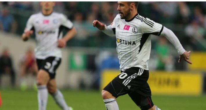 Legia zremisowała dzięki błędowi arbitra
