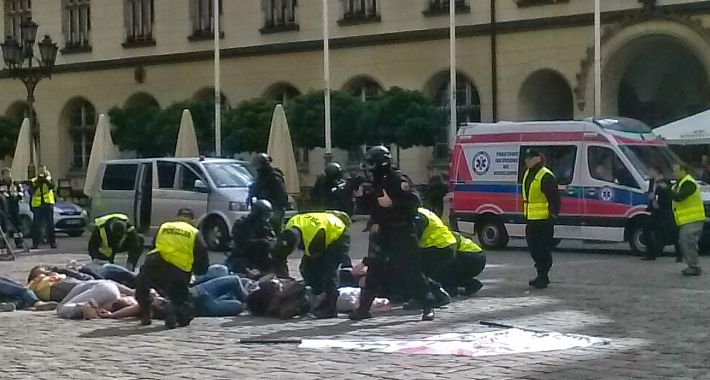 Atak terrorystyczny na wrocławskim Rynku