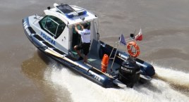 Młoda kobieta, która chciała podjąć desperacki krok na moście Milenijnym, została uratowana