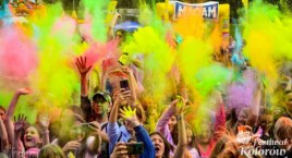 Festiwal Kolorów po raz kolejny we Wrocławiu. Eksplozja pozytywnej energii na Polach Marsowych