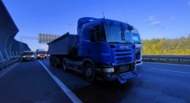 Kolizja dwóch ciężarówek powodem popołudniowych utrudnień na AOW w kierunku Kudowy-Zdroju