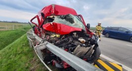 Wyprzedzał ciężarówkę i stracił panowanie nad pojazd&hellip;
