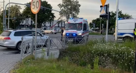 Obywatelskie zatrzymanie w Siechnicach. 54-letni kierowca miał 2,5 promila i spowodował kolizję. Konieczne było wybicie bocznej szyby