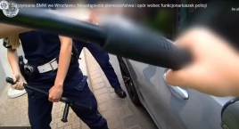 Zignorowała policję i zabarykadowała się w BMW. 45-latce grozi do 5 lat więzienia
