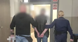 Nietrzeźwy 54-latek zaatakował ratowników medycznych…