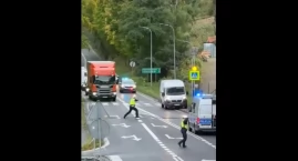 Pościg jak z filmu akcji. Strzały, kolczatka i spekt…