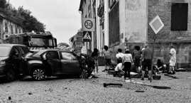 Tragedia przed bazyliką w Bardzie: Toyota wjechała w&hellip;