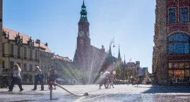 Fala 40°C nad Wrocławiem. Miasto uruchomiło pakiet w&hellip;