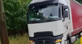 Kompletnie pijany kierował ciężarówką. Jazdę zakończ&hellip;