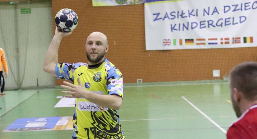 Trzy punkty za Włókniarz, szczypiorniści lepsi w derbach, Kasprzak w GP 2021, piłkarze z jednym punktem (aktualizacja)
