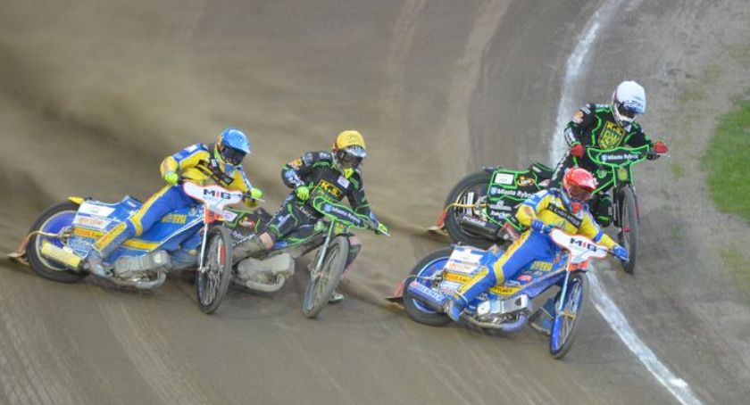 Złote Akademiczki, Stal kroczek od play-off. Bez niespodzianek w innych spotkaniach