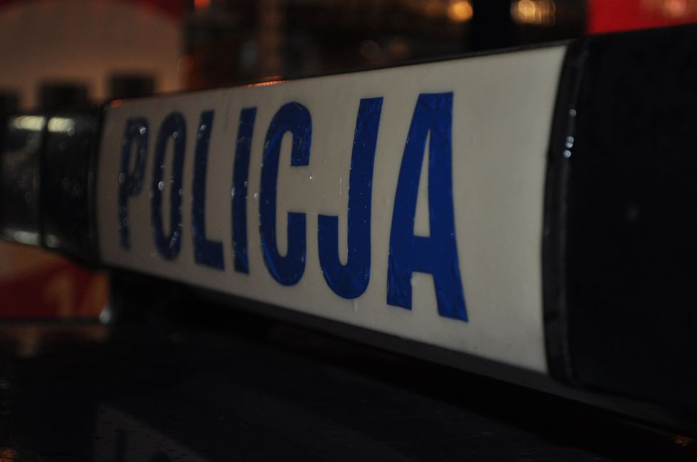 Funkcjonariusze odzyskali skradzionego mercedesa