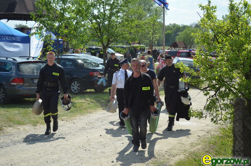Powiatowe Obchody Dnia Strażaka w Santoku [foto]