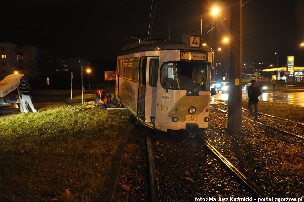 Tramwaj nr 2 wypadł z torów