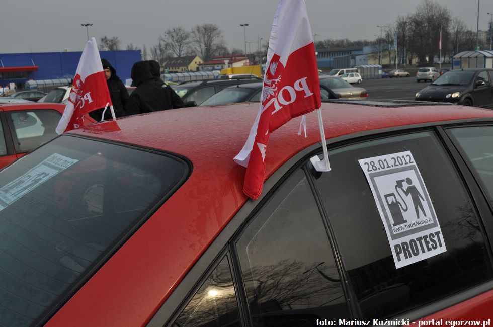 Koniec tygodnia przynosi wzrosty cen paliw na stacjach