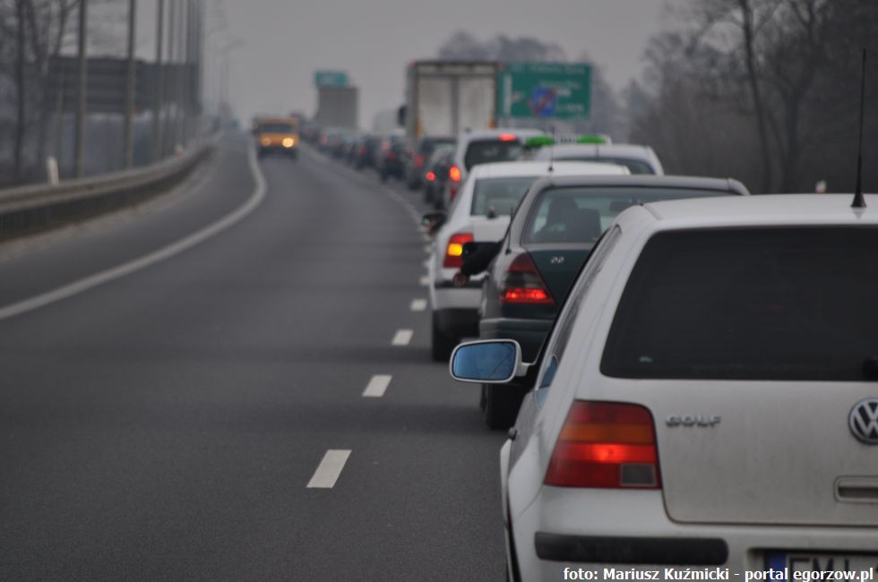 Nietrzeźwy jechał kombajnem drogą S3