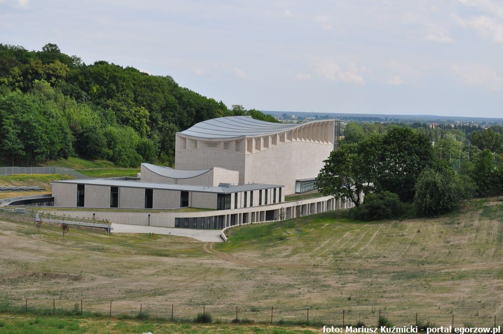 Zniknął płot za filharmonią