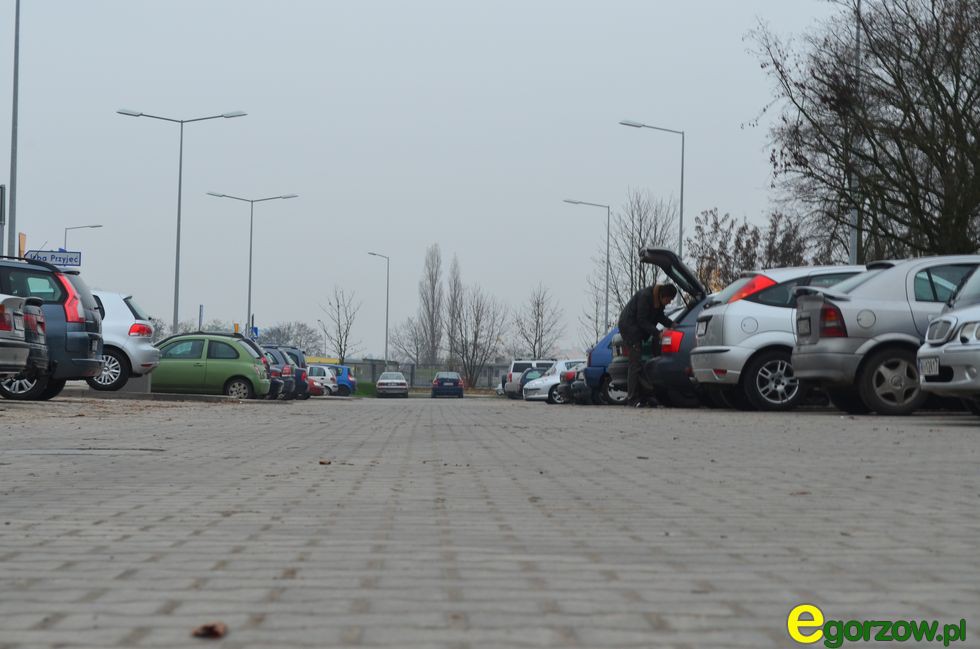 Bezpłatny parking przy ulicy Cichońskiego