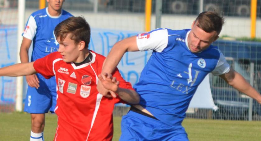 9 bramek przy Olimpijskiej i 8 w Karninie