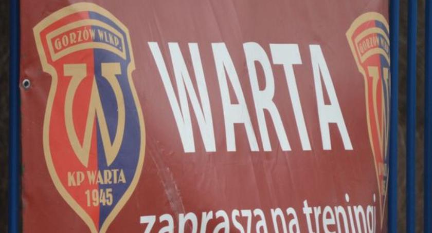 Derby dla Warty po kontrowersyjnym rożnym