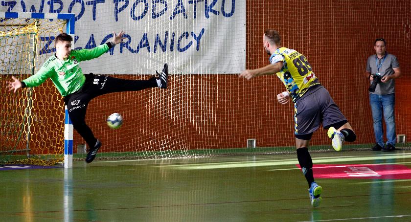 Stalowe rezerwy rozpoczęły III ligę od porażki