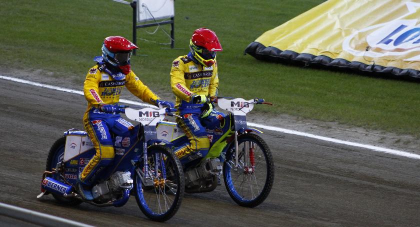 Sport na bogato. Wraca żużel, sporty halowe wciąż w mocy