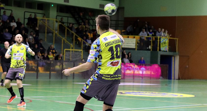 Ważne dni dla koszykarek, futboliści rekrutują, siatkarze zaczynają
