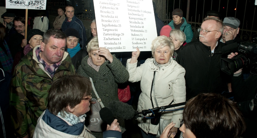 Hanka, oddaj kamienicę! Warszawiacy żądają zwrotu nieruchomości przy Noakowskiego 16