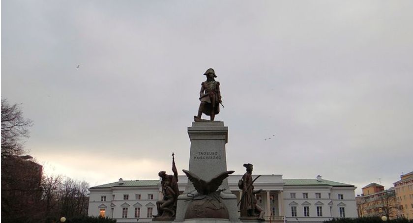 Zdewastowano pomnik Kościuszki w Warszawie