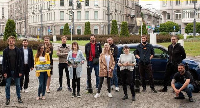 Plac Zbawiciela uratuje przedsiębiorców?