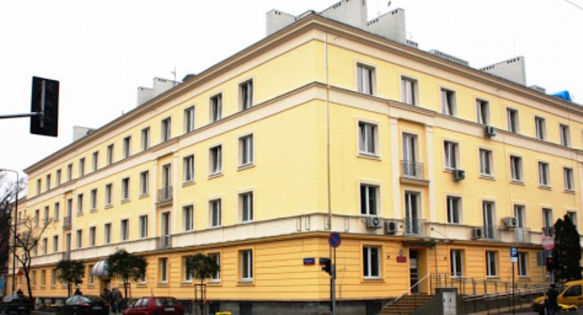 W Warszawie urzędy dzielnic dłużej otwarte w sobotę