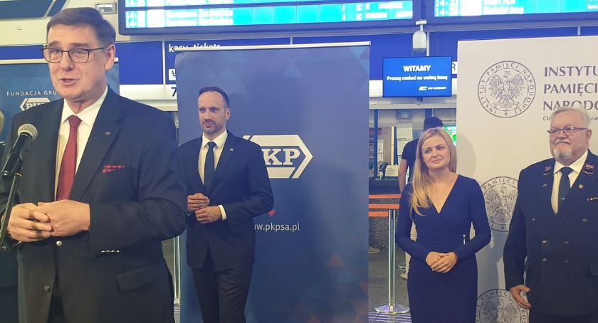 Wystawa na dworcu Centralnym: NSZZ „Solidarność”