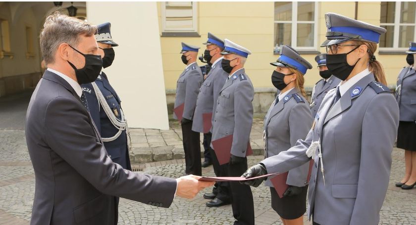 Ratusz przekazał nagrody dla policjantów