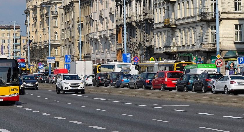 Aleje Jerozolimskie zostały zalane. Mieszkańcy bez wody!