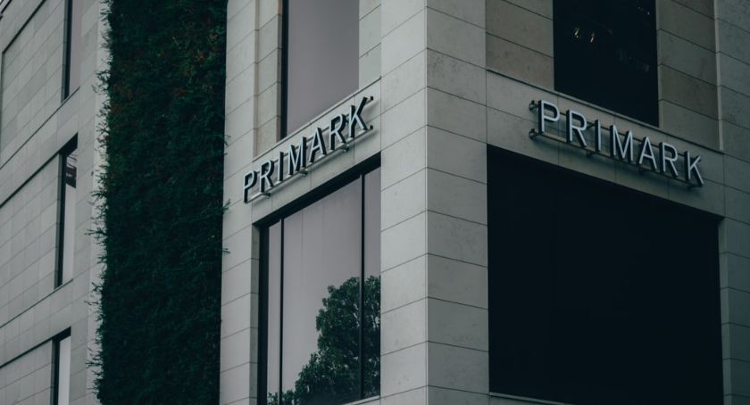Pierwszy Primark w Polsce. Z czego słynie międzynarodowa sieć sklepów? 
