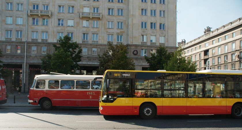 Zmiany w ruchu na głównych ulicach Warszawy w dniu 30 sierpnia