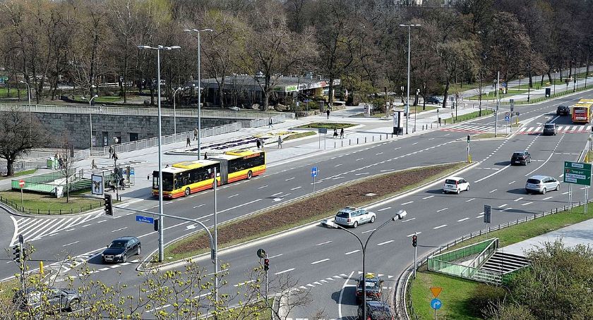 Utrudnienia w ruchu 30 września — zgromadzenia publiczne na pl. Trzech Krzyży