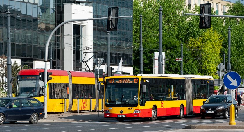 Od 19 października wszystkie pojazdy komunikacji miejskiej na stołecznych drogach