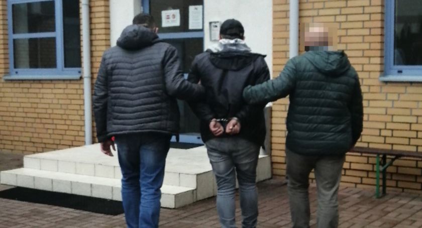 Mężczyzna pisał dwuznaczne sms-y i prosił 9-latkę o zdjęcia. W Józefowie zatrzymany pedofil 