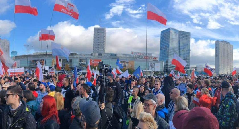 Zamieszki na placu Defilad. Protest antycovidowców