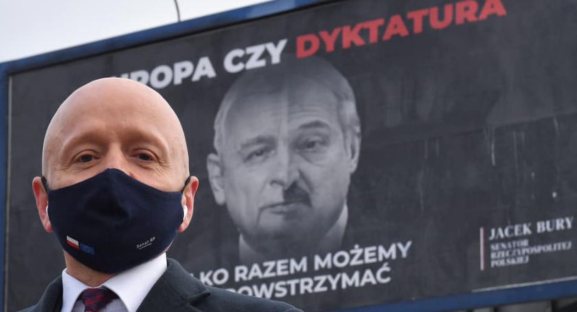 Pół twarzy Kaczyńskiego, pół twarzy Łukaszenki...