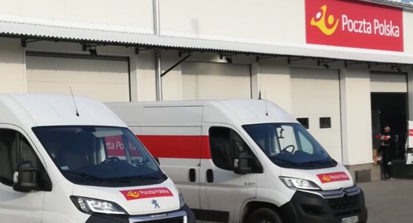 W paczkowym szczycie kurierzy Poczty Polskiej dostarczą przesyłki również w niedziele