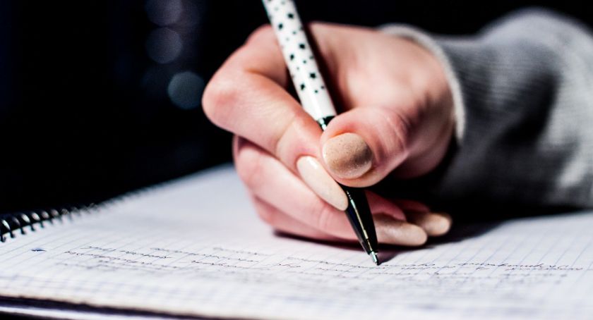 MEN: Zmiany na egzaminach maturalnych i ósmoklasisty. Nie będzie matury ustnej