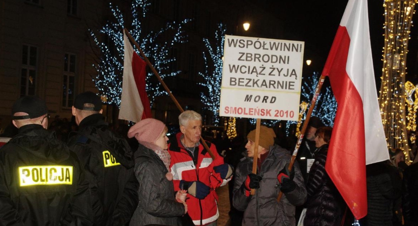 Miesięcznica smoleńska i kontrmanifestacja. Będą utrudnienia w ruchu