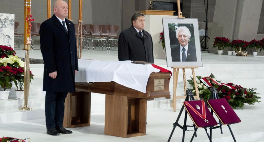 Longin Komołowski został pochowany w Panteonie Wielkich Polaków