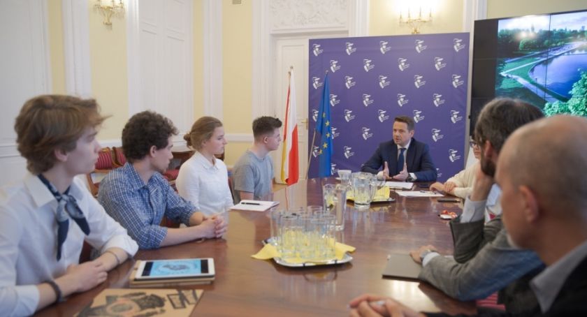 Zarządzanie energią, wentylacją i współpraca z sąsiadami stolicy. Warszawski Panel Klimatyczny
