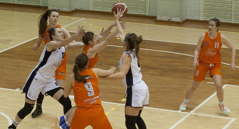 AZS UW kontra UKS Basket SMS Aleksandrów Łódzki [ZDJĘCIA]