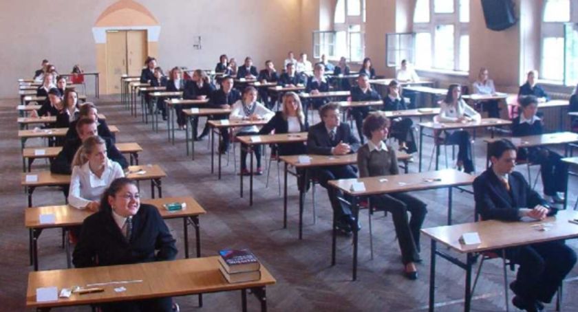 Dziś zaczynają się próbne matury. Co z reżimem sanitarnym?