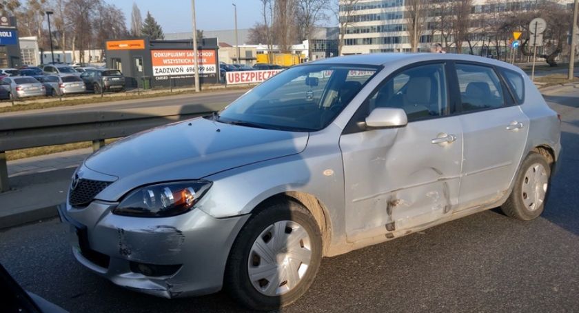 Uderzył w audi i chciał uciec. Pijany 60-latek zatrzymany przez innych kierowców